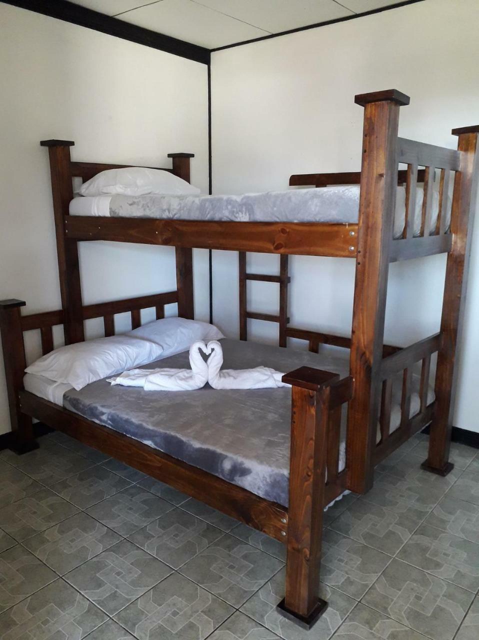 Hostel California Monteverde Bagian luar foto