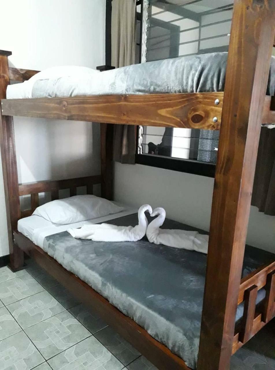 Hostel California Monteverde Bagian luar foto