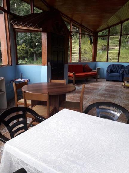 Hostel California Monteverde Bagian luar foto
